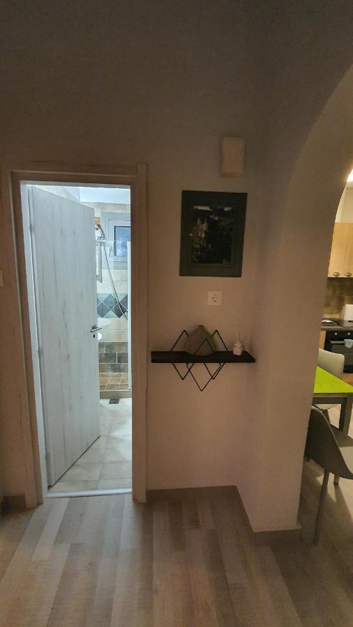 Larry'S Little Place In The Center Of Gytheio Zewnętrze zdjęcie